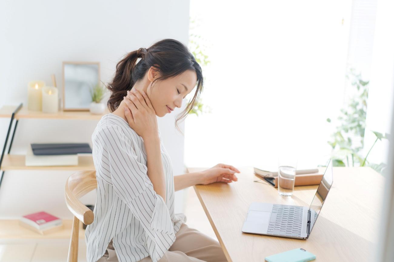 背中に肉がつきやすい人の特長