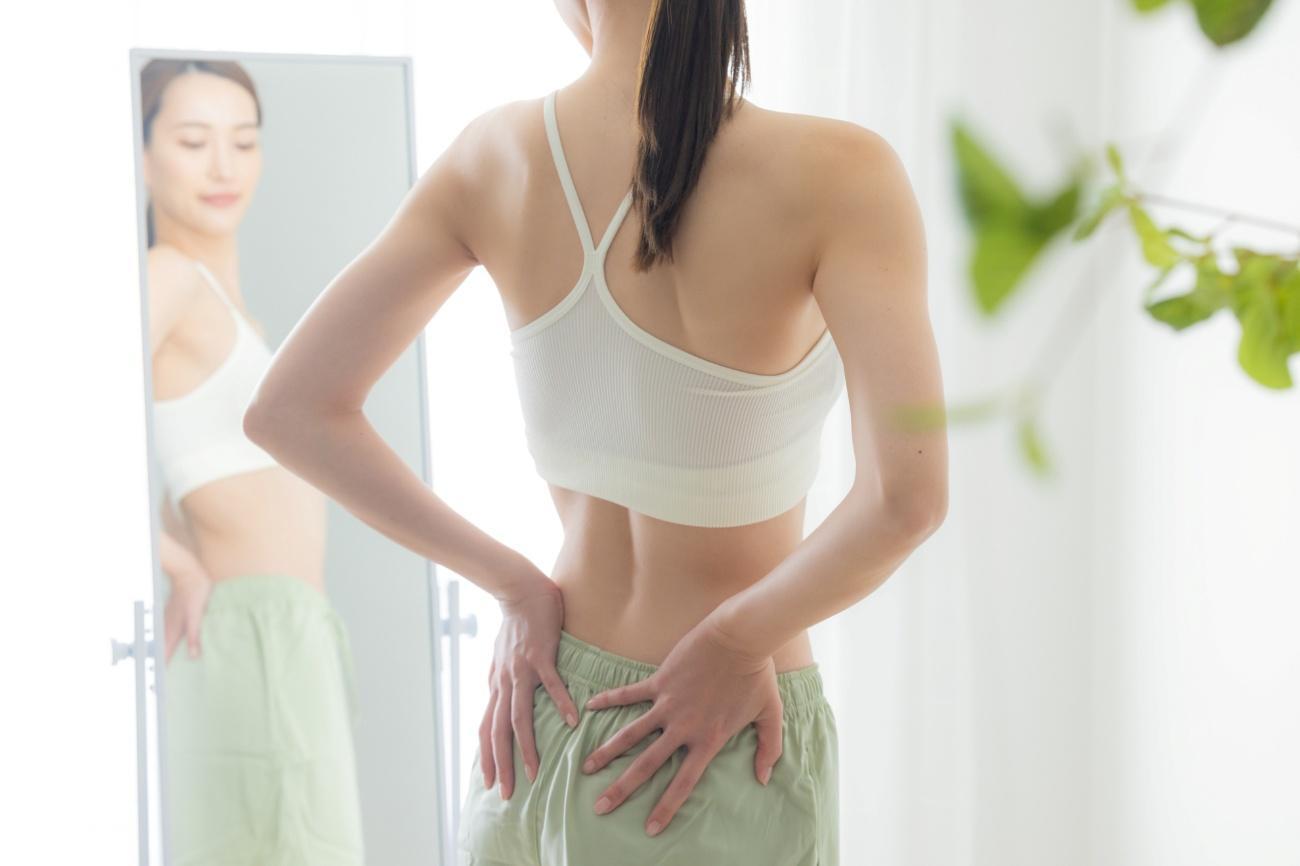 姿勢を良くするのに効果的な対策方法と習慣7選