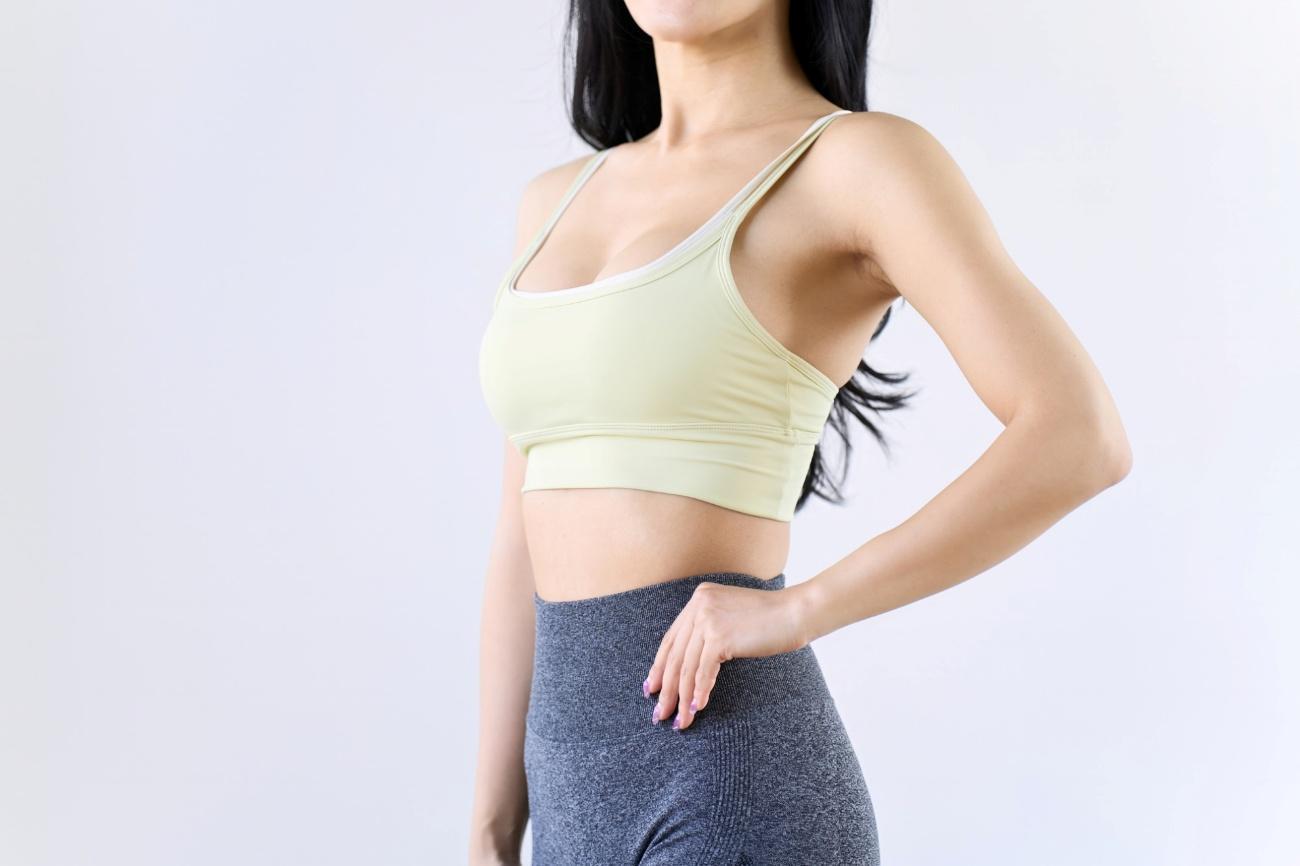 姿勢を良くする簡単な方法とは？姿勢を正すメリットや対策方法を紹介